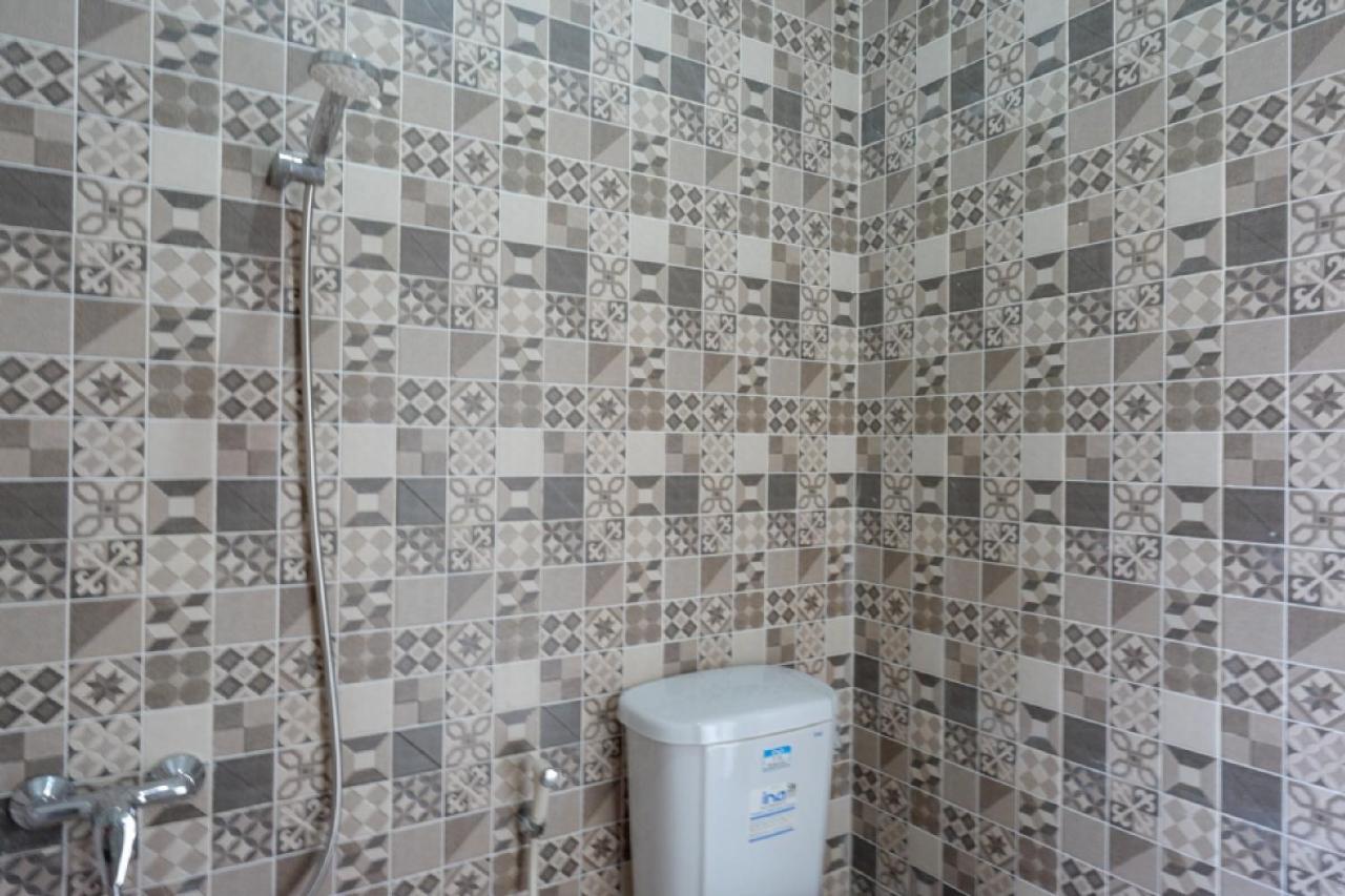 RedDoorz Hostel near Kota Lama Semarang Bagian luar foto